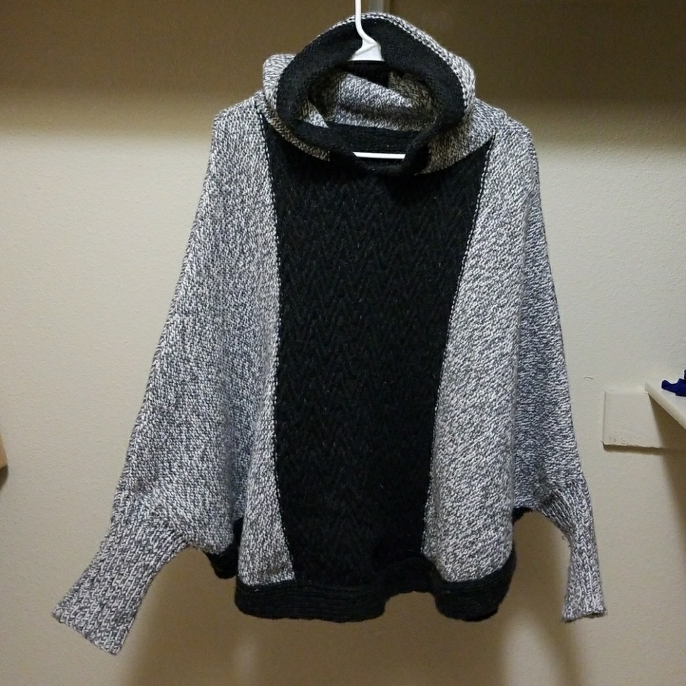 Warm hooded sweate5